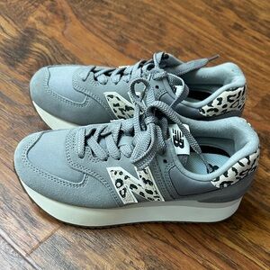 New Balance 574 platform Gray and White Sneakers with Leopard Detail